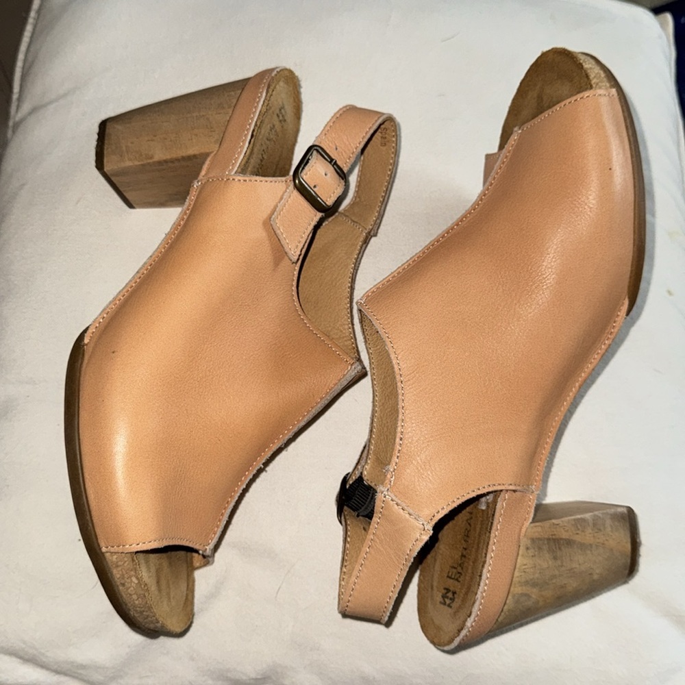 El Naturalista Kuna leather peep toe wood heels sling back Sz 41 / Sz 10